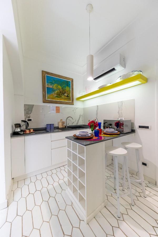 Suite Apartment Capri Con Jacuzzi In Piazzetta Eksteriør billede