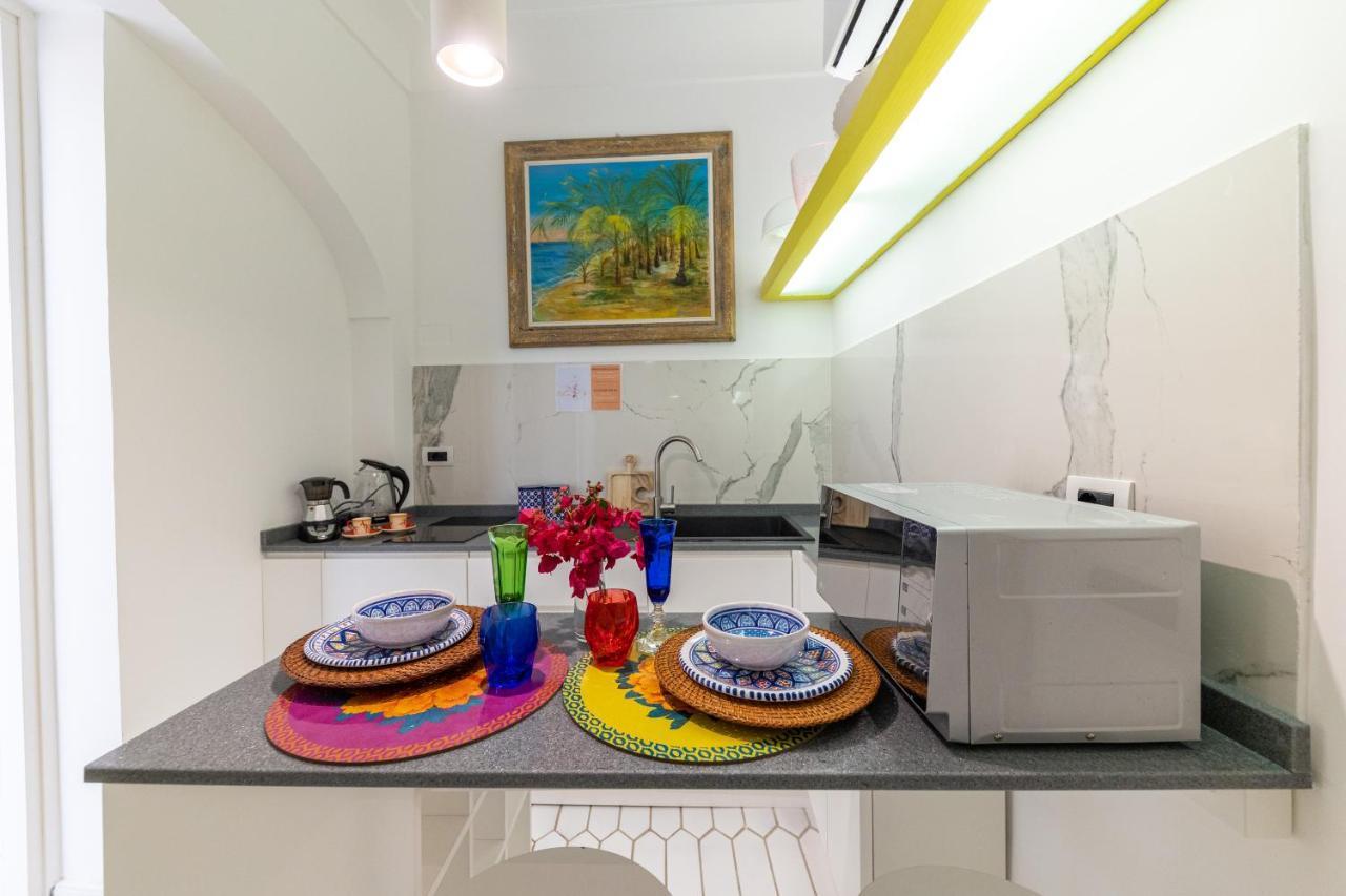Suite Apartment Capri Con Jacuzzi In Piazzetta Eksteriør billede