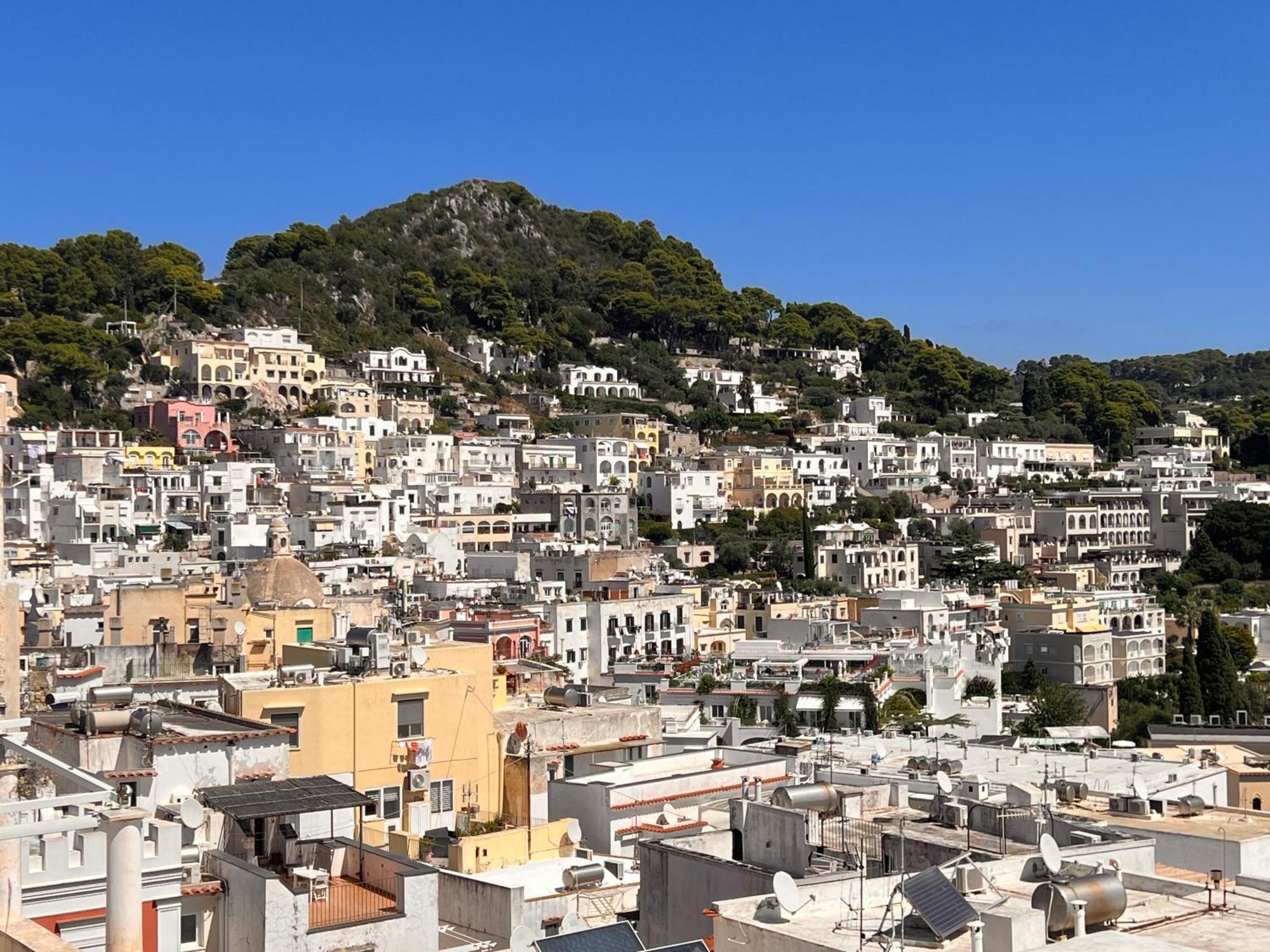 Suite Apartment Capri Con Jacuzzi In Piazzetta Eksteriør billede
